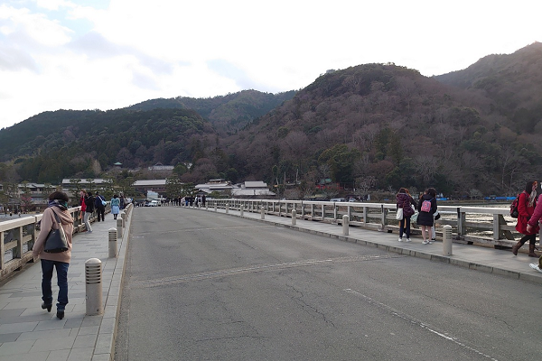 新型コロナウイルス　京都嵐山渡月橋